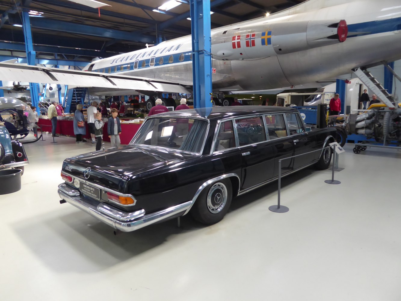 https://totalrenting.es/wp-content/uploads/2022/10/mercedes-benz-w100-pullman-1964-600-v8-250-cv-automatic-berlina-10.png