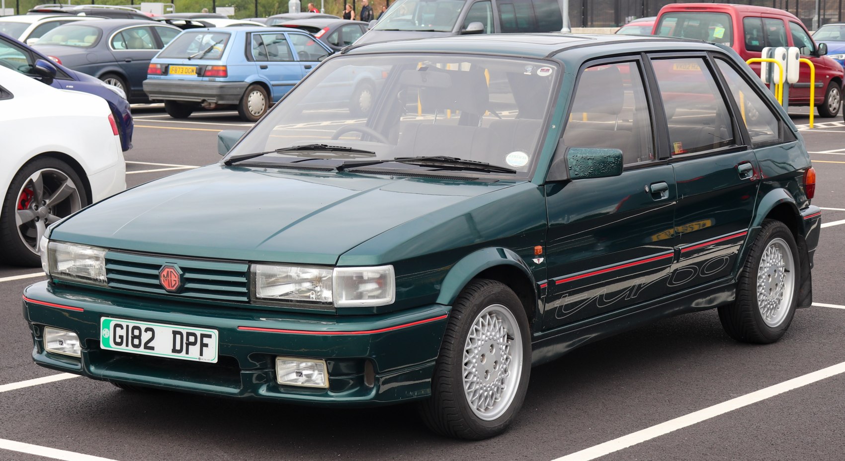 https://totalrenting.es/wp-content/uploads/2022/10/mg-maestro-1983-1600-104-cv-hatchback.png