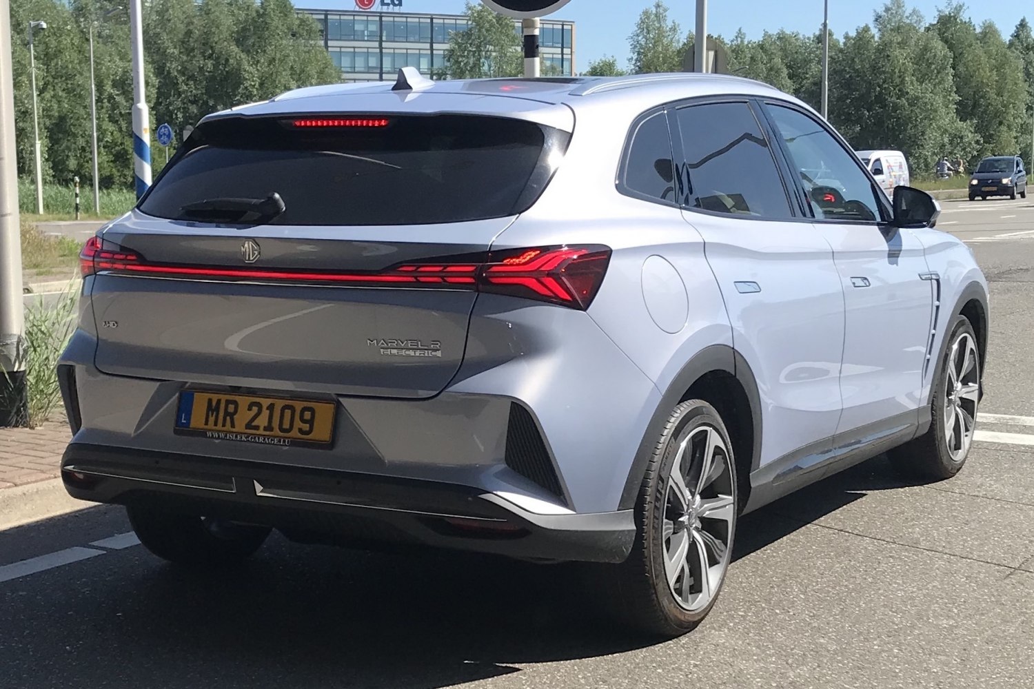 https://totalrenting.es/wp-content/uploads/2022/10/mg-marvel-r-2022-70-kwh-180-cv-electric-coupe-suv.png