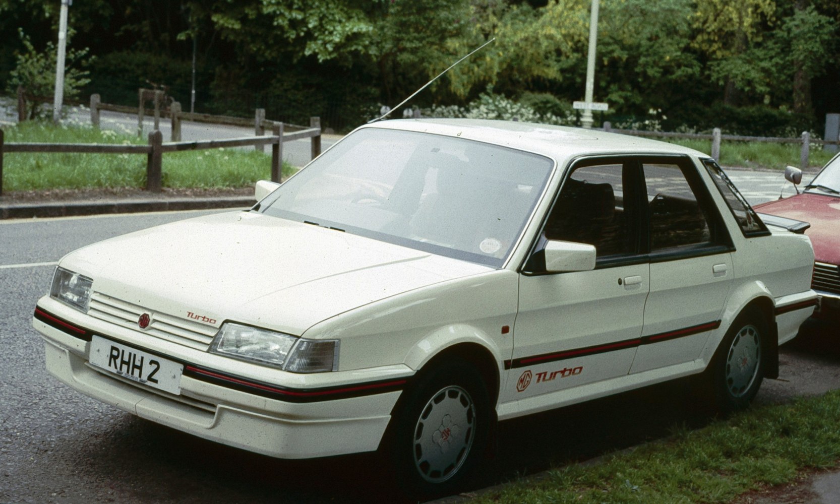 https://totalrenting.es/wp-content/uploads/2022/10/mg-montego-1985-2-0-efi-117-cv-berlina.png