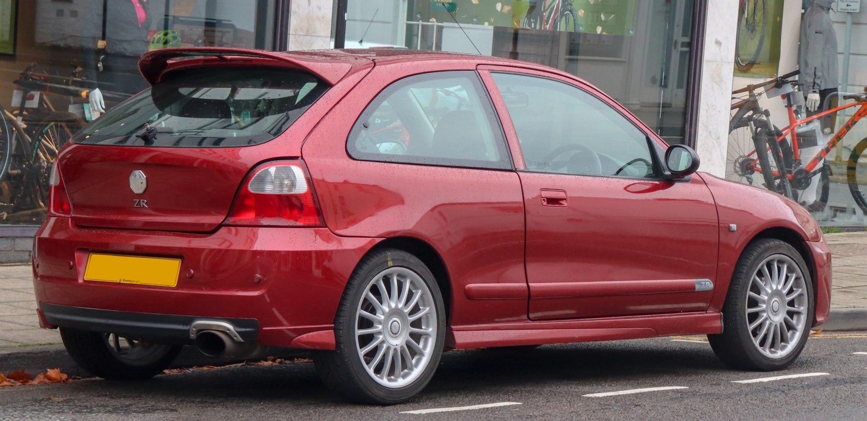 https://totalrenting.es/wp-content/uploads/2022/10/mg-zr-facelift-2004-2004-1-8-16v-vvc-160-cv-hatchback-1.png