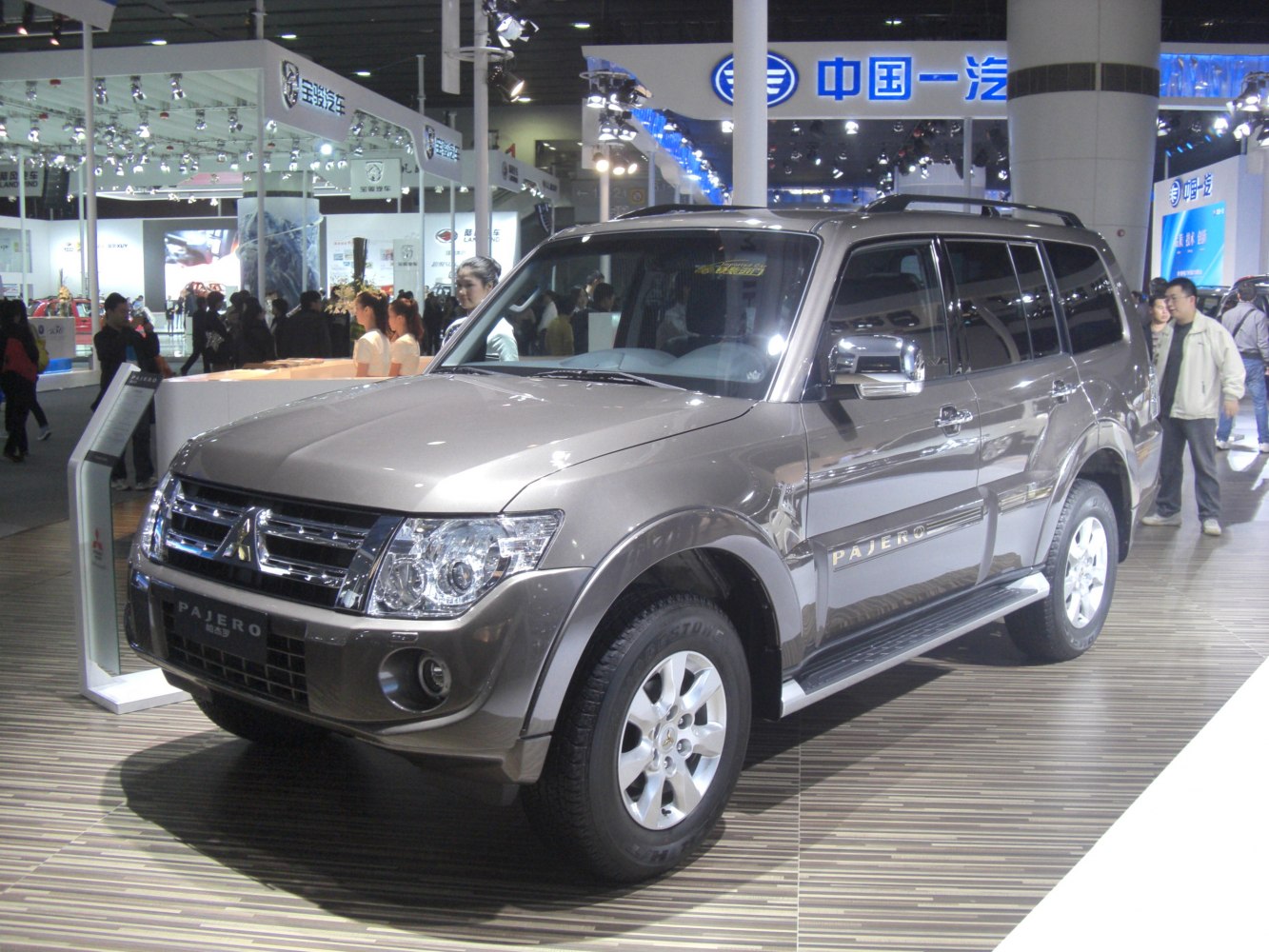 https://totalrenting.es/wp-content/uploads/2022/10/mitsubishi-pajero-iv-facelift-2012-2012-3-2-di-dc-197-cv-4x4-5-seat-suv.png