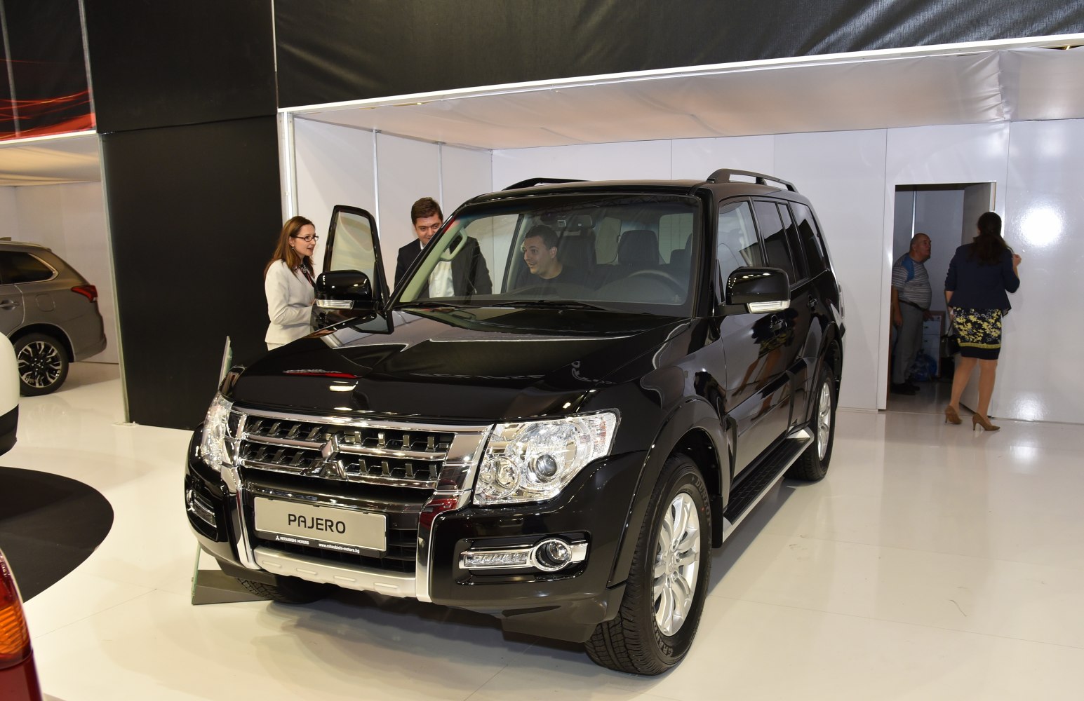 https://totalrenting.es/wp-content/uploads/2022/10/mitsubishi-pajero-iv-facelift-2015-2015-3-2-di-dc-190-cv-4x4-automatic-suv.png