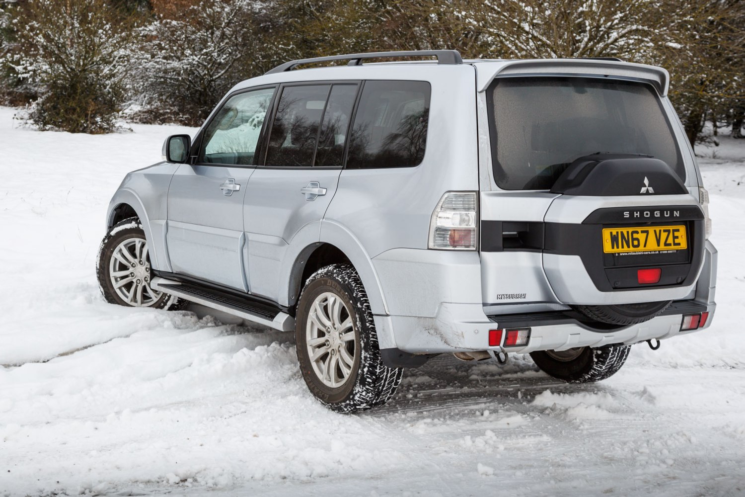 https://totalrenting.es/wp-content/uploads/2022/10/mitsubishi-shogun-iv-5-door-facelift-2014-2015-3-2-di-d-187-cv-super-select-4wd-invecs-ii-suv-1.png