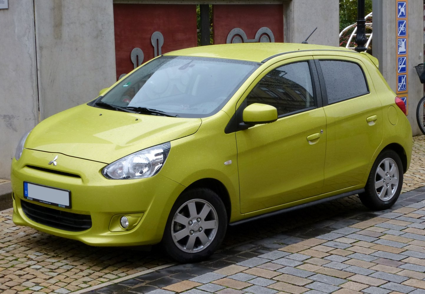 https://totalrenting.es/wp-content/uploads/2022/10/mitsubishi-space-star-2012-2012-1-0-71-cv-mpv.png