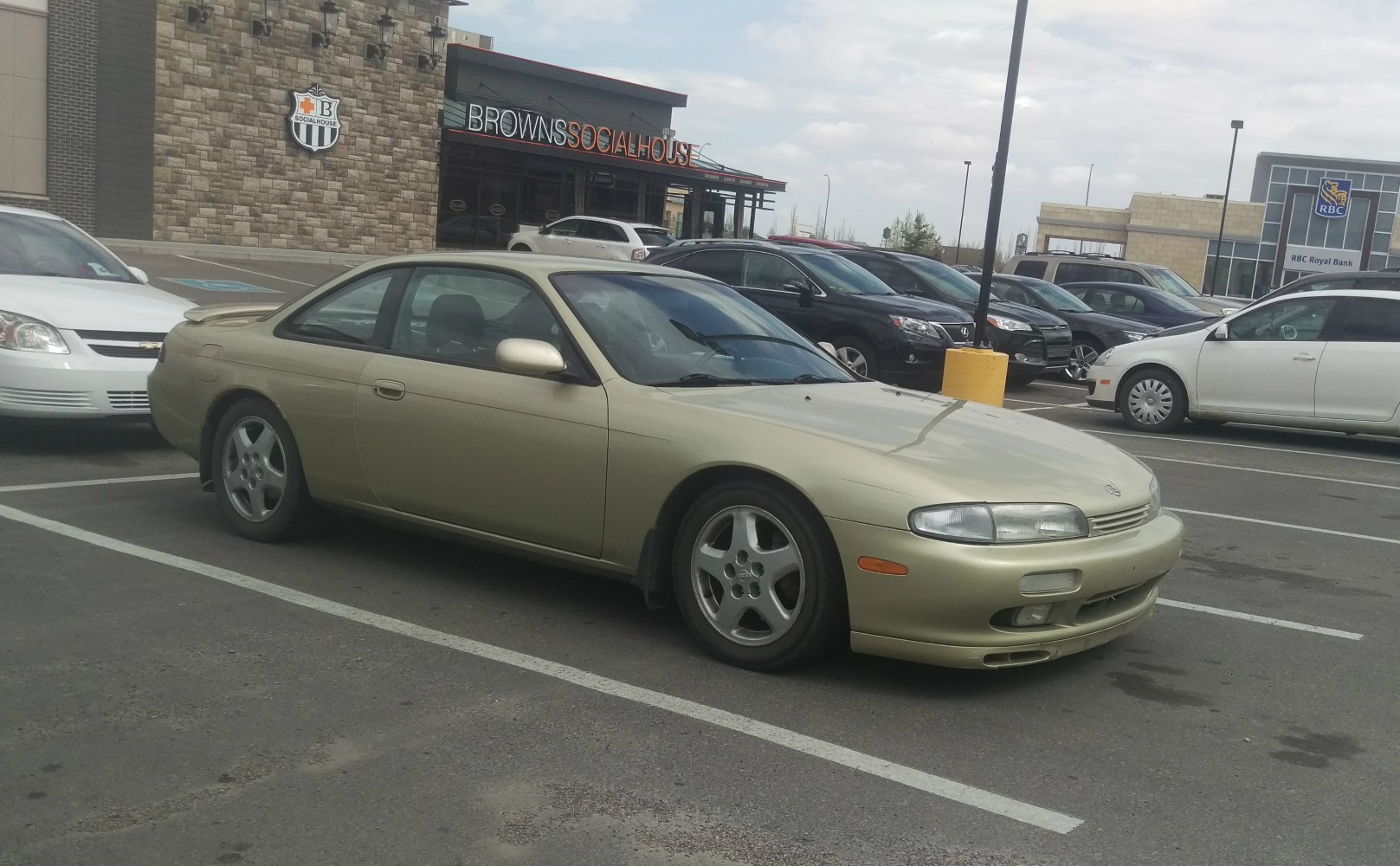 https://totalrenting.es/wp-content/uploads/2022/10/nissan-240sx-coupe-s14-1994-2-4-155-cv-coupe.png