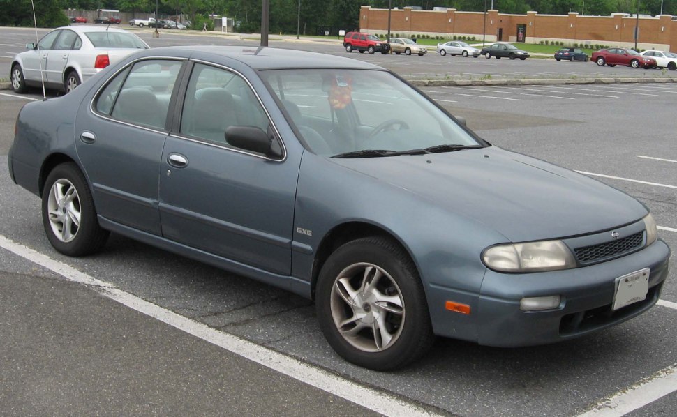 https://totalrenting.es/wp-content/uploads/2022/10/nissan-altima-i-1993-2-4i-150-cv-berlina.png