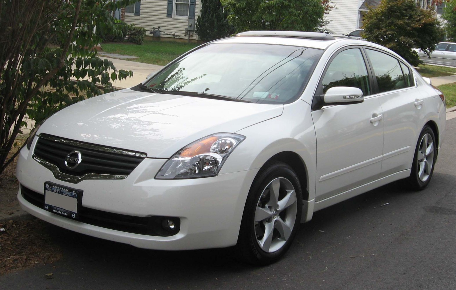 https://totalrenting.es/wp-content/uploads/2022/10/nissan-altima-iv-2007-2-5-177-cv-berlina.png