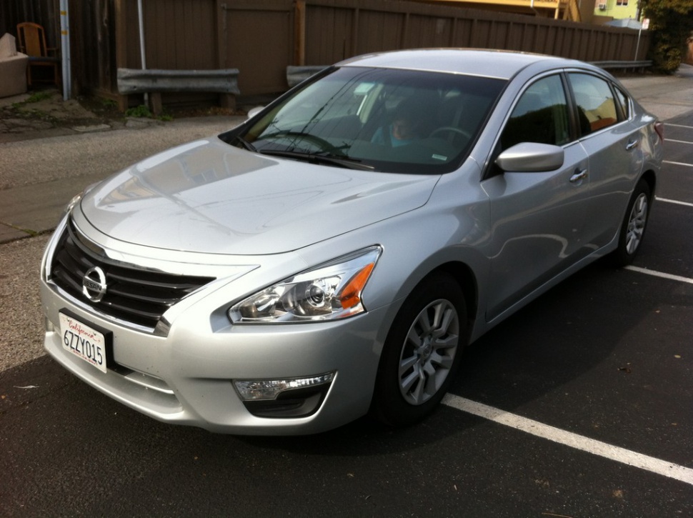 https://totalrenting.es/wp-content/uploads/2022/10/nissan-altima-v-2012-3-5-270-cv-cvt-berlina.png