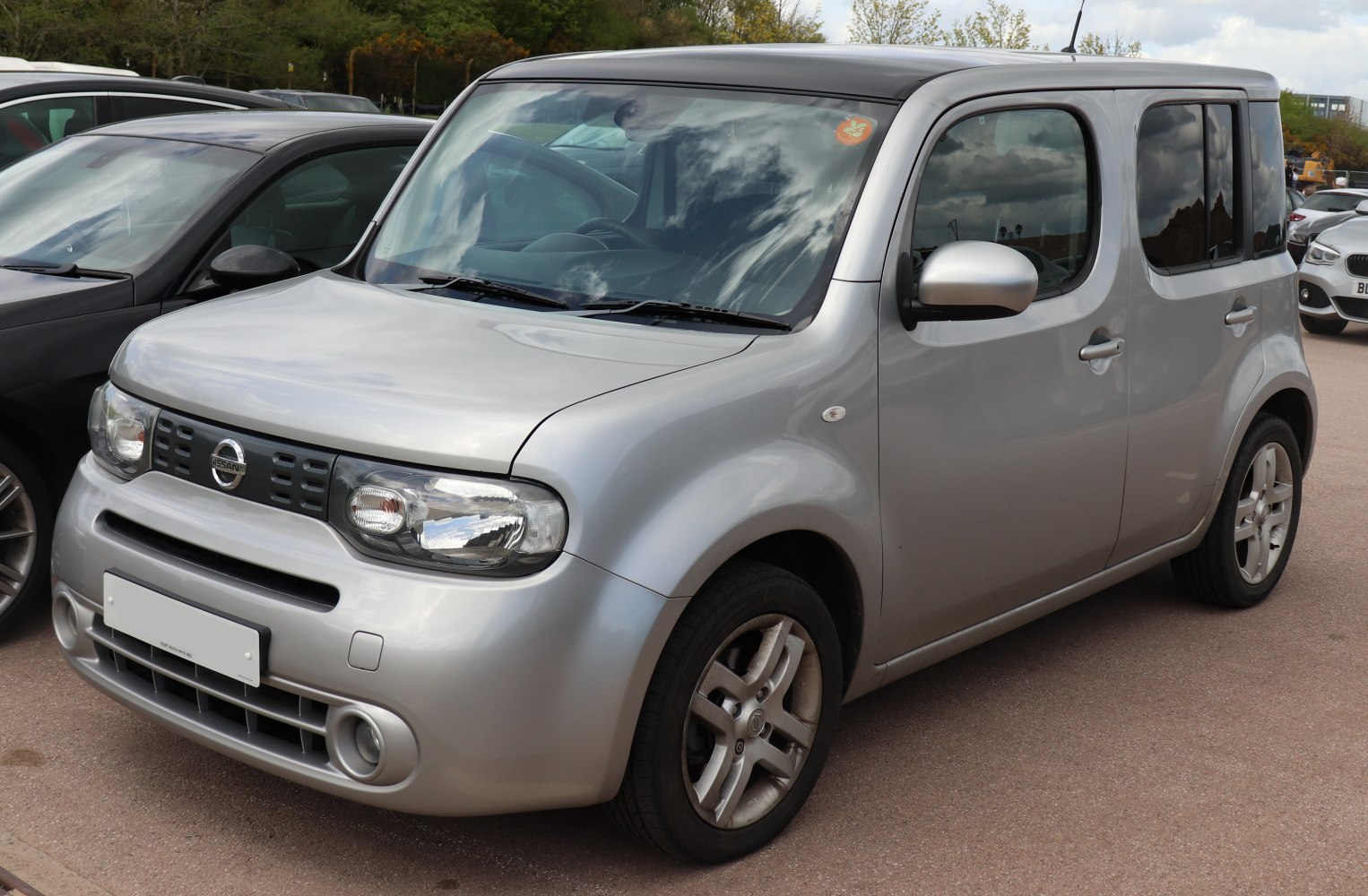 https://totalrenting.es/wp-content/uploads/2022/10/nissan-cube-z12-2009-1-5-109-cv-ranchera.png