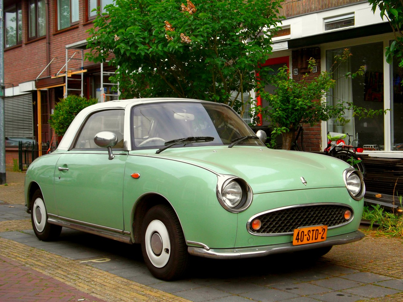 https://totalrenting.es/wp-content/uploads/2022/10/nissan-figaro-1991-1-0-t-76-cv-cabriolet-2.png