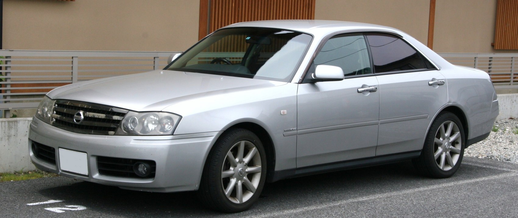 https://totalrenting.es/wp-content/uploads/2022/10/nissan-gloria-y34-1999-2-5-i-24v-t-four-260-cv-berlina.png