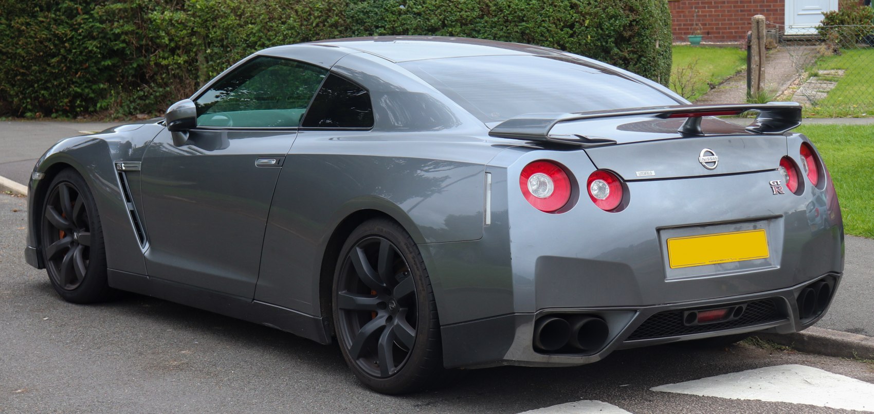 https://totalrenting.es/wp-content/uploads/2022/10/nissan-gt-r-2008-3-8-v6-486-cv-4x4-automatic-coupe-1.png