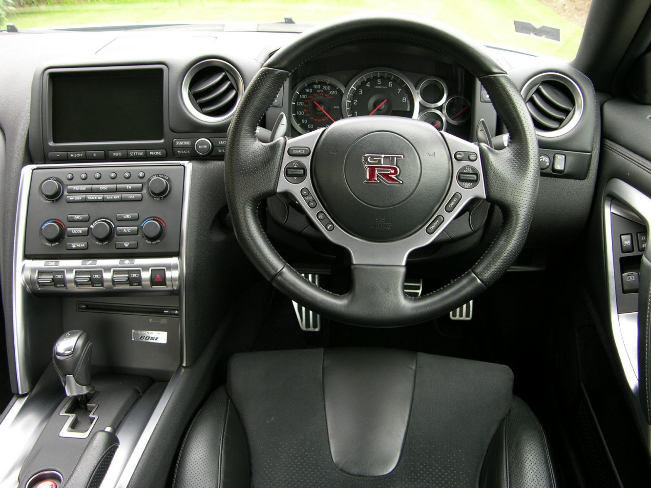 https://totalrenting.es/wp-content/uploads/2022/10/nissan-gt-r-2008-3-8-v6-486-cv-4x4-automatic-coupe-12.png