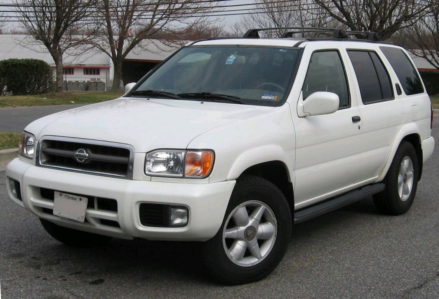 https://totalrenting.es/wp-content/uploads/2022/10/nissan-pathfinder-ii-1995-2-7-td-131-cv-4wd-suv.png