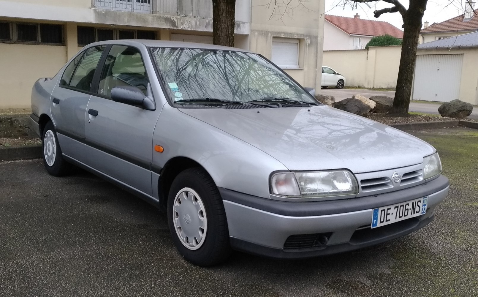 https://totalrenting.es/wp-content/uploads/2022/10/nissan-primera-p10-1990-1-6-90-cv-berlina.png