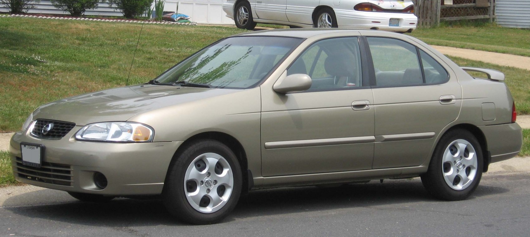 https://totalrenting.es/wp-content/uploads/2022/10/nissan-sentra-b15-2000-1-8-i-16v-xe-127-cv-berlina.png