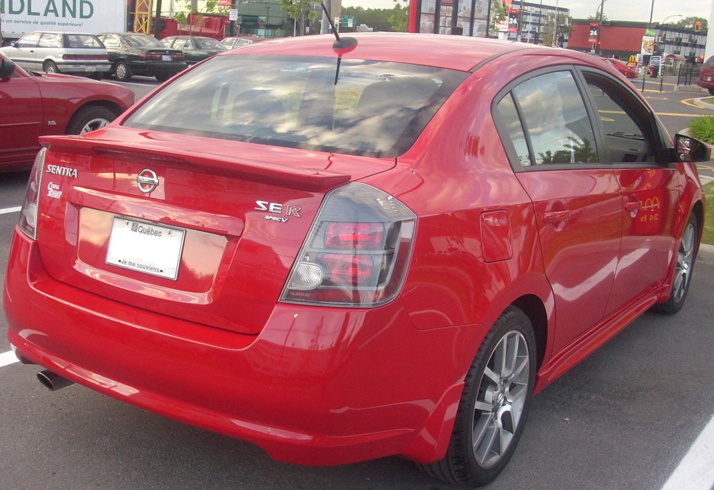 https://totalrenting.es/wp-content/uploads/2022/10/nissan-sentra-vi-2007-2-0i-16v-135-cv-berlina-7.png