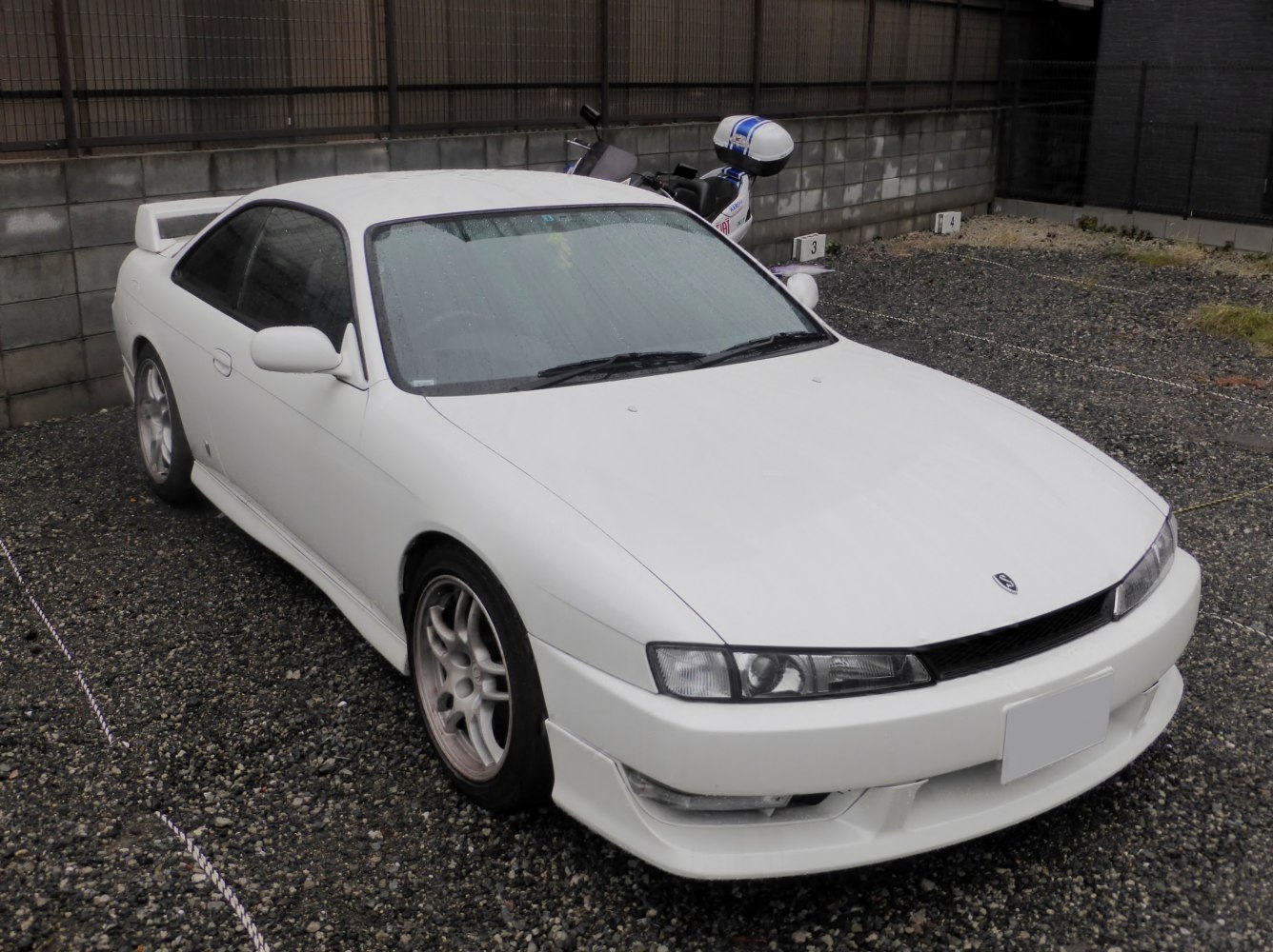 https://totalrenting.es/wp-content/uploads/2022/10/nissan-silvia-s14-1993-2-0-i-16v-turbo-200-cv-coupe.png