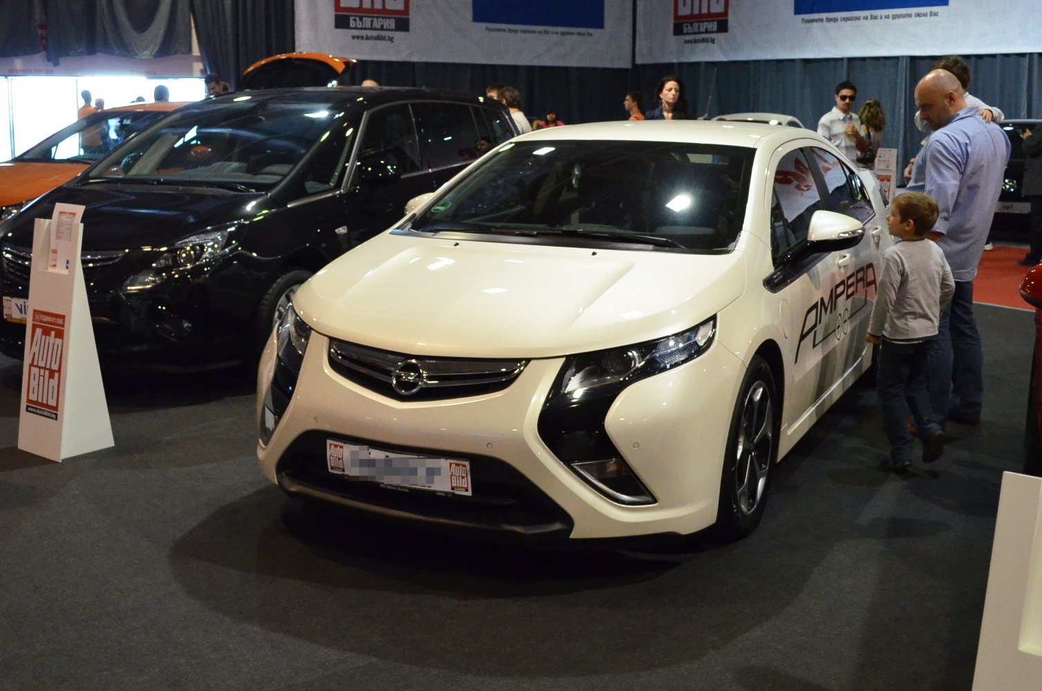 https://totalrenting.es/wp-content/uploads/2022/10/opel-ampera-2012-1-4-150-cv-hybrid-hatchback-4.png