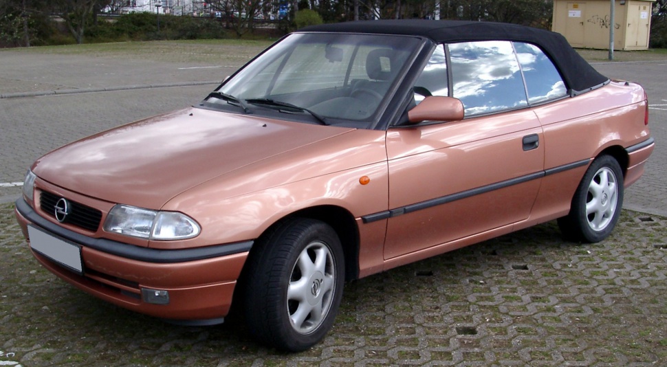 https://totalrenting.es/wp-content/uploads/2022/10/opel-astra-f-cabrio-facelift-1994-1994-1-4i-ecotec-16v-90-cv-cabriolet.png