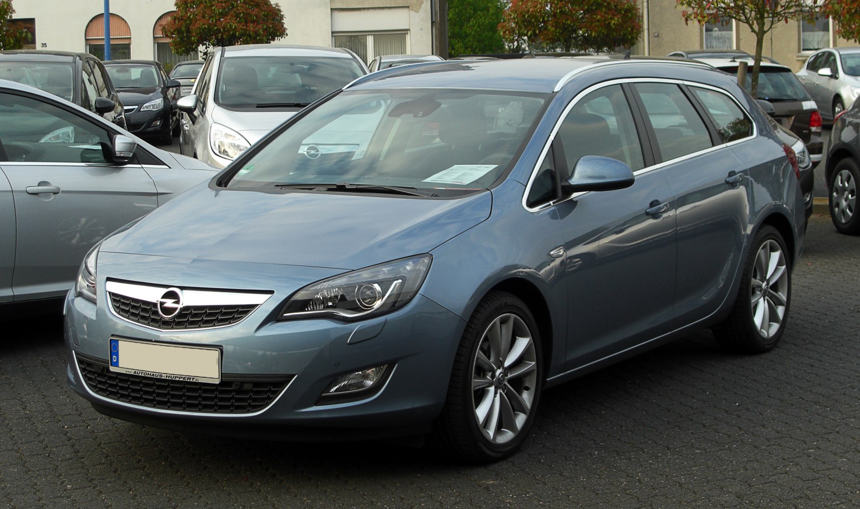 https://totalrenting.es/wp-content/uploads/2022/10/opel-astra-j-sports-tourer-2010-1-3-cdti-95-cv-ranchera.png