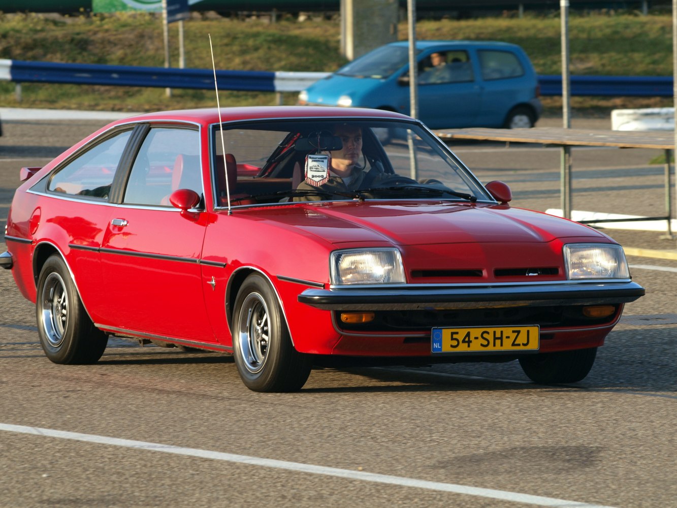 https://totalrenting.es/wp-content/uploads/2022/10/opel-manta-b-cc-1978-1-3-n-60-cv-hatchback.png