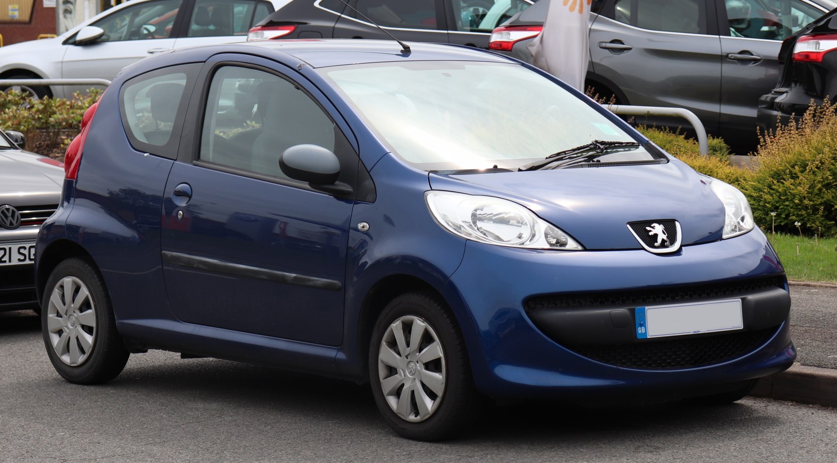 PEUGEOT 107 1.0i Urban 5p 2010, Ficha técnica, precio y medidas