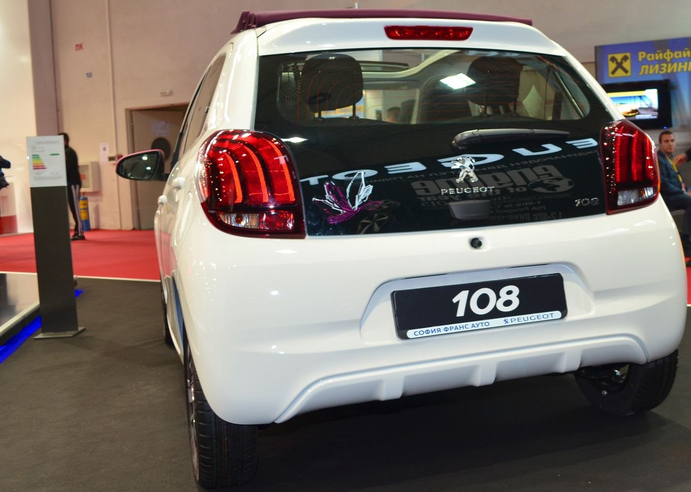 https://totalrenting.es/wp-content/uploads/2022/10/peugeot-108-top!-cabrio-2018-1-0i-72-cv-cabriolet-hatchback-12.png