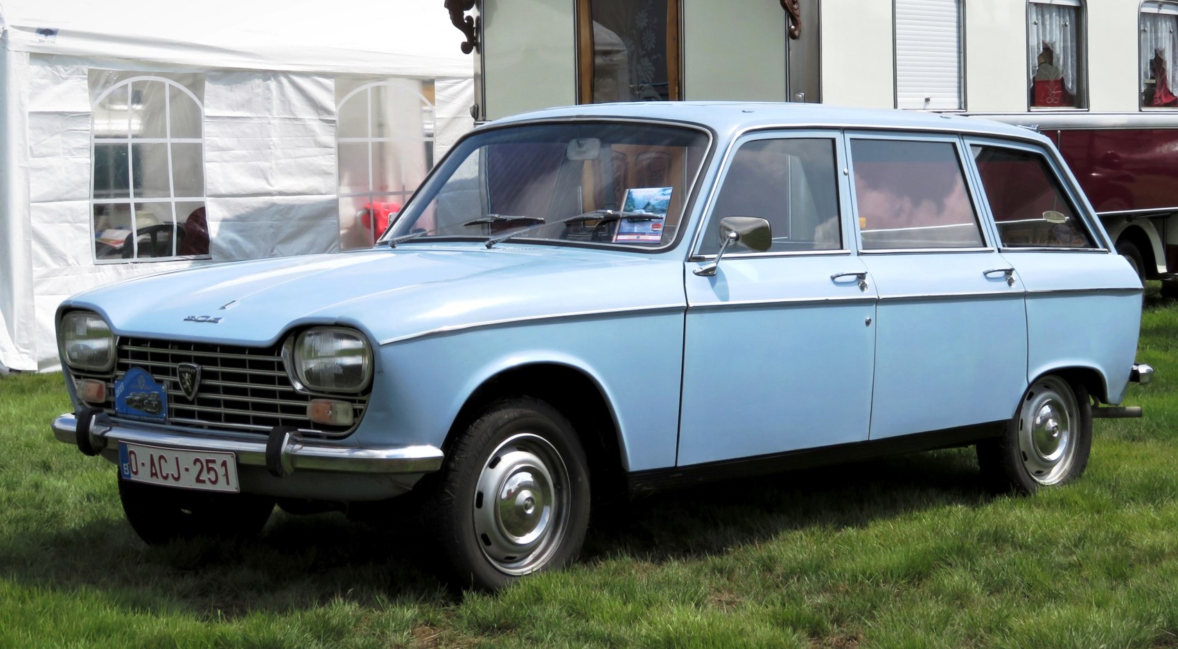 https://totalrenting.es/wp-content/uploads/2022/10/peugeot-204-break-1968-1-1-grand-luxe-54-cv-ranchera.png