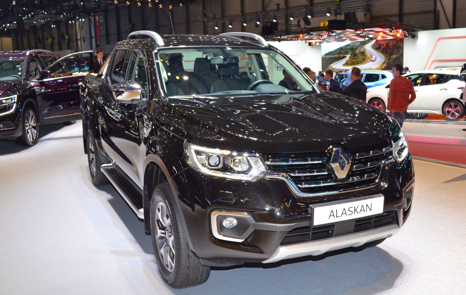https://totalrenting.es/wp-content/uploads/2022/10/renault-alaskan-2017-2-3-dci-160-cv-4x4-pick-up.png