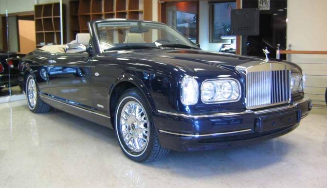 https://totalrenting.es/wp-content/uploads/2022/10/rolls-royce-corniche-2000-2000-6-8-i-v8-turbo-329-cv-cabriolet.png