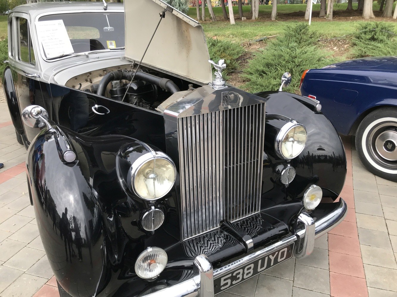 https://totalrenting.es/wp-content/uploads/2022/10/rolls-royce-silver-dawn-1949-4-6-128-cv-automatic-berlina-1.png