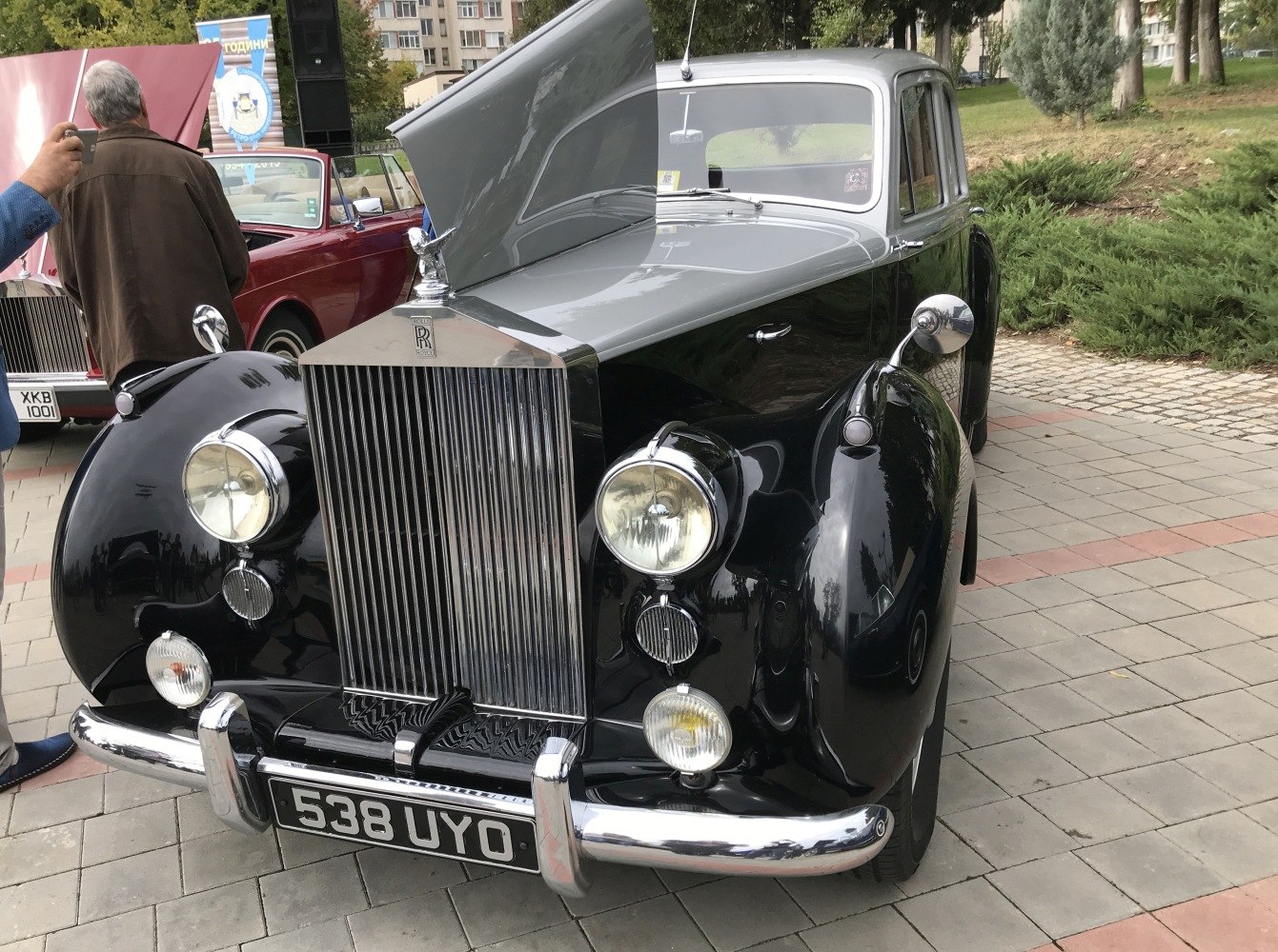 https://totalrenting.es/wp-content/uploads/2022/10/rolls-royce-silver-dawn-1949-4-6-128-cv-automatic-berlina.png