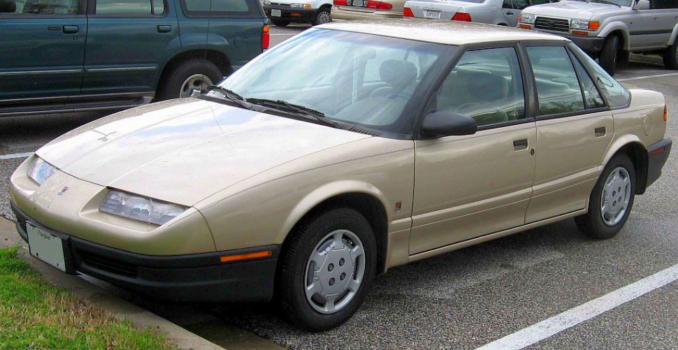 https://totalrenting.es/wp-content/uploads/2022/10/saturn-sl-1991-1-9-i-100-cv-berlina.png