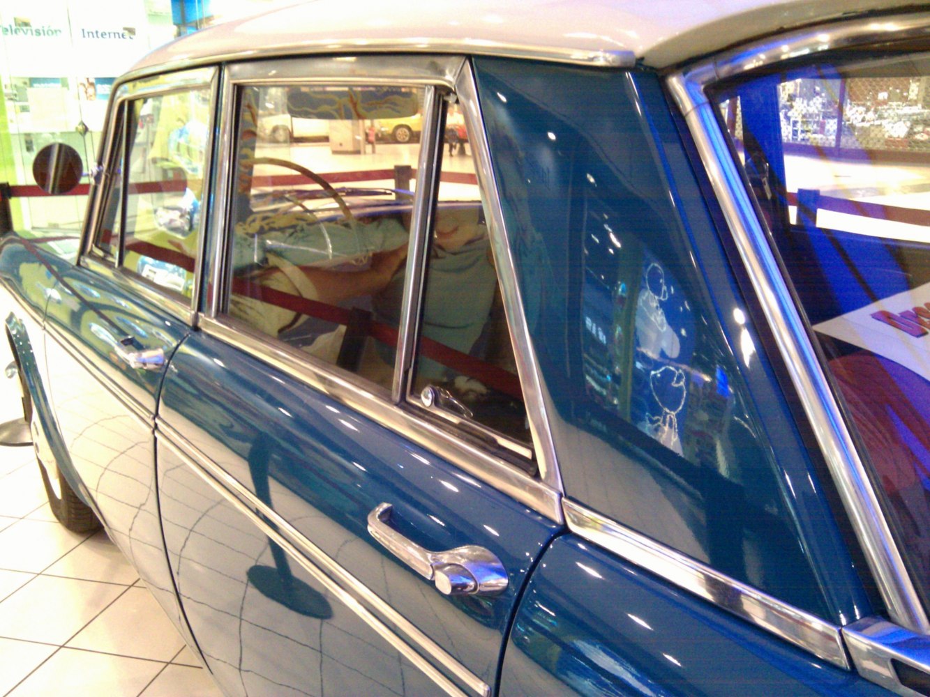 https://totalrenting.es/wp-content/uploads/2022/10/seat-1500-1963-1-5-80-cv-berlina-2.png