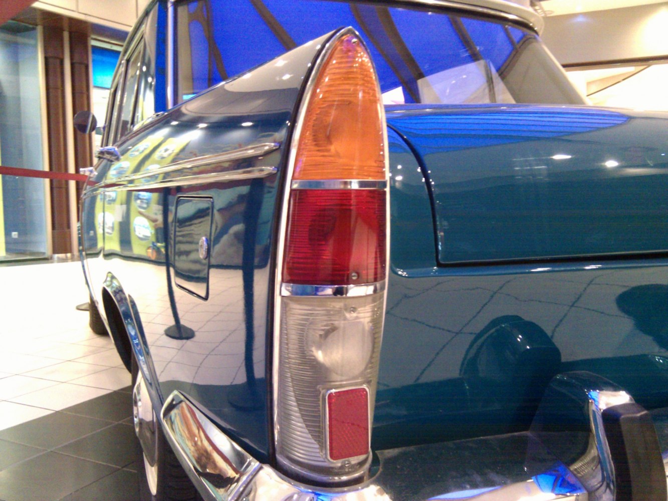 https://totalrenting.es/wp-content/uploads/2022/10/seat-1500-1963-1-5-80-cv-berlina-3.png