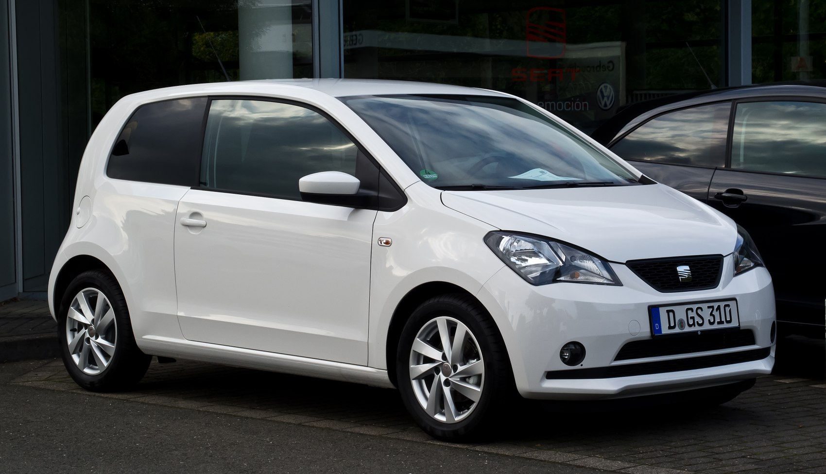 https://totalrenting.es/wp-content/uploads/2022/10/seat-mii-2012-1-0-12v-60-cv-hatchback.png