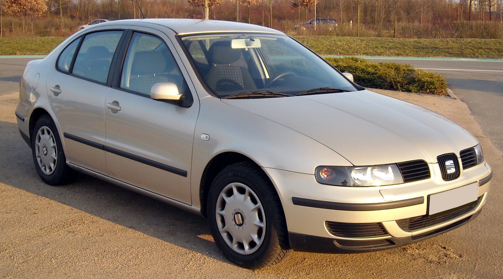 https://totalrenting.es/wp-content/uploads/2022/10/seat-toledo-ii-1m2-1999-1-6-100-cv-berlina.png