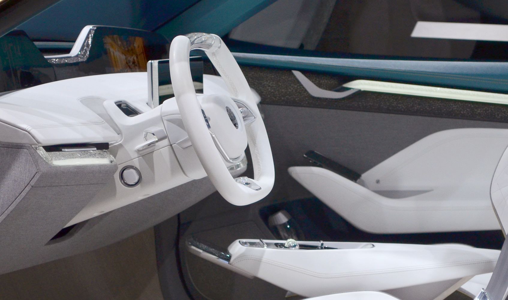 https://totalrenting.es/wp-content/uploads/2022/10/skoda-vision-e-concept-2017-306-cv-electric-coupe-suv-23.png