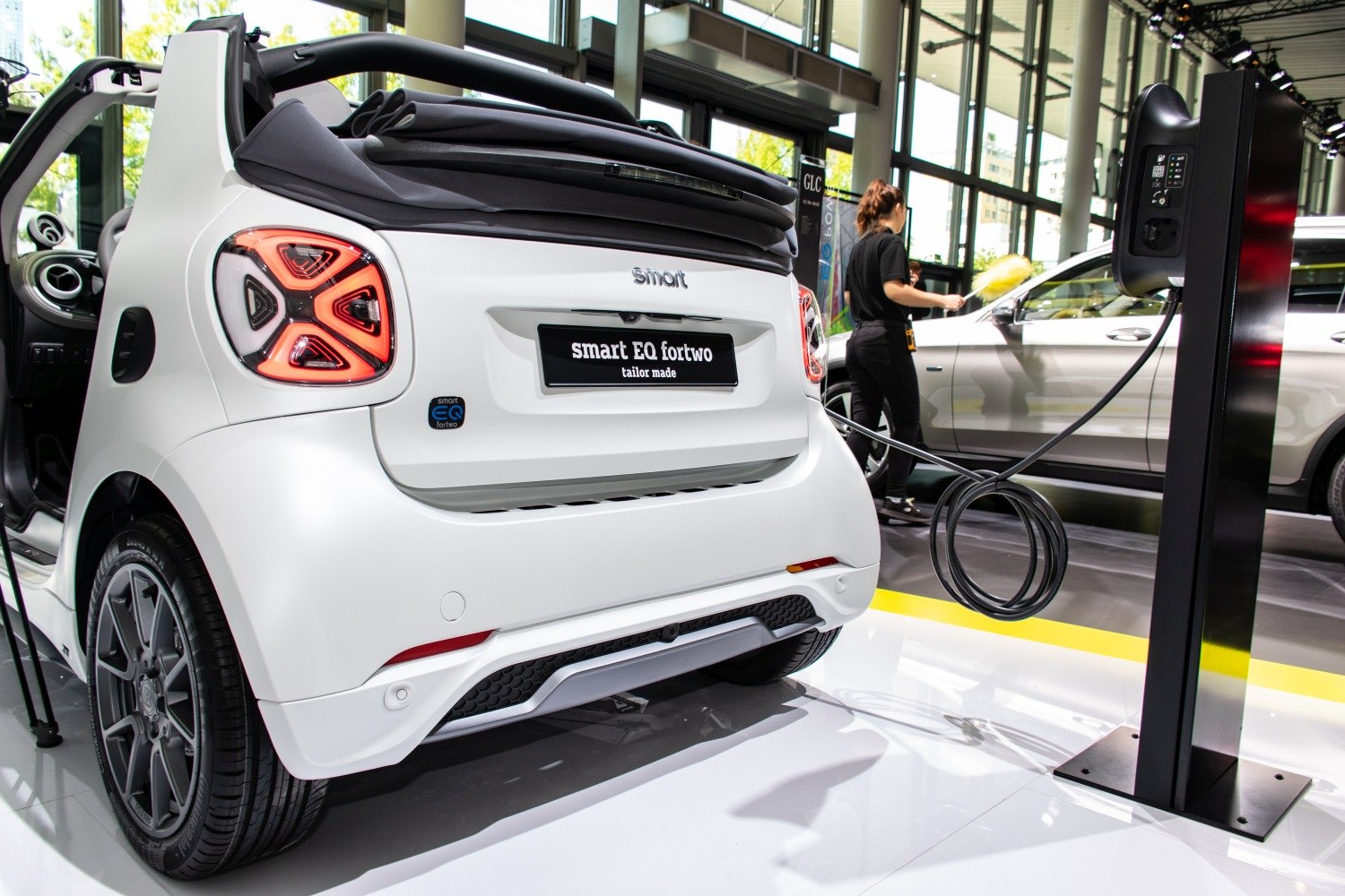 https://totalrenting.es/wp-content/uploads/2022/10/smart-eq-fortwo-cabrio-a453-facelift-2019-2019-17-2-kwh-82-cv-cabriolet-2.png