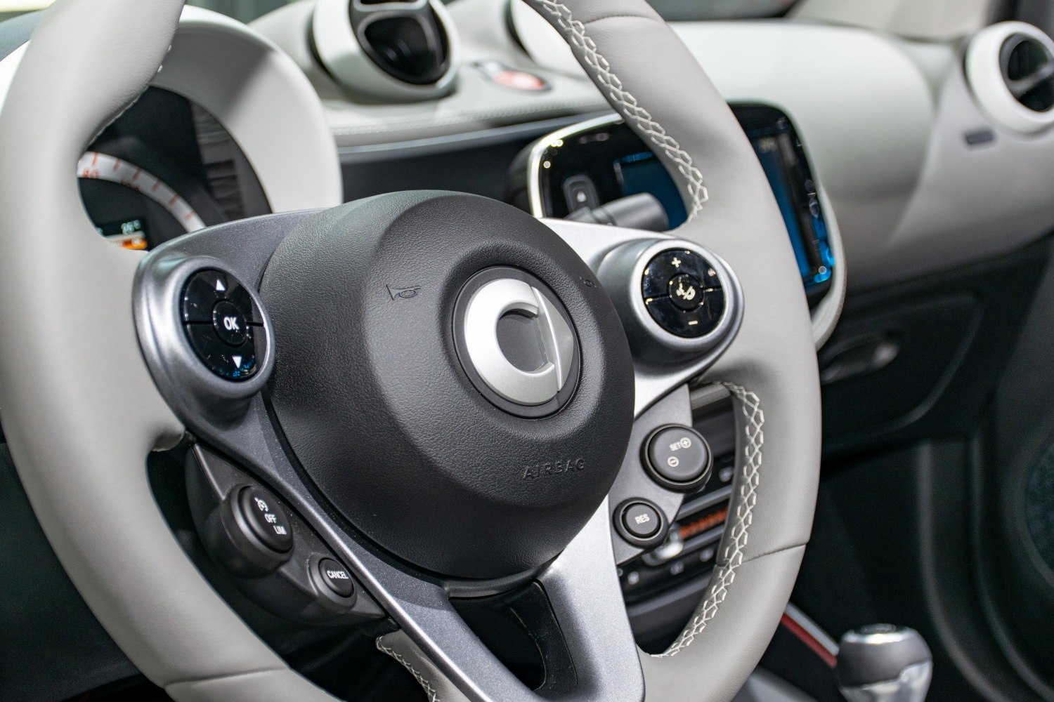 https://totalrenting.es/wp-content/uploads/2022/10/smart-eq-fortwo-cabrio-a453-facelift-2019-2019-17-2-kwh-82-cv-cabriolet-9.png