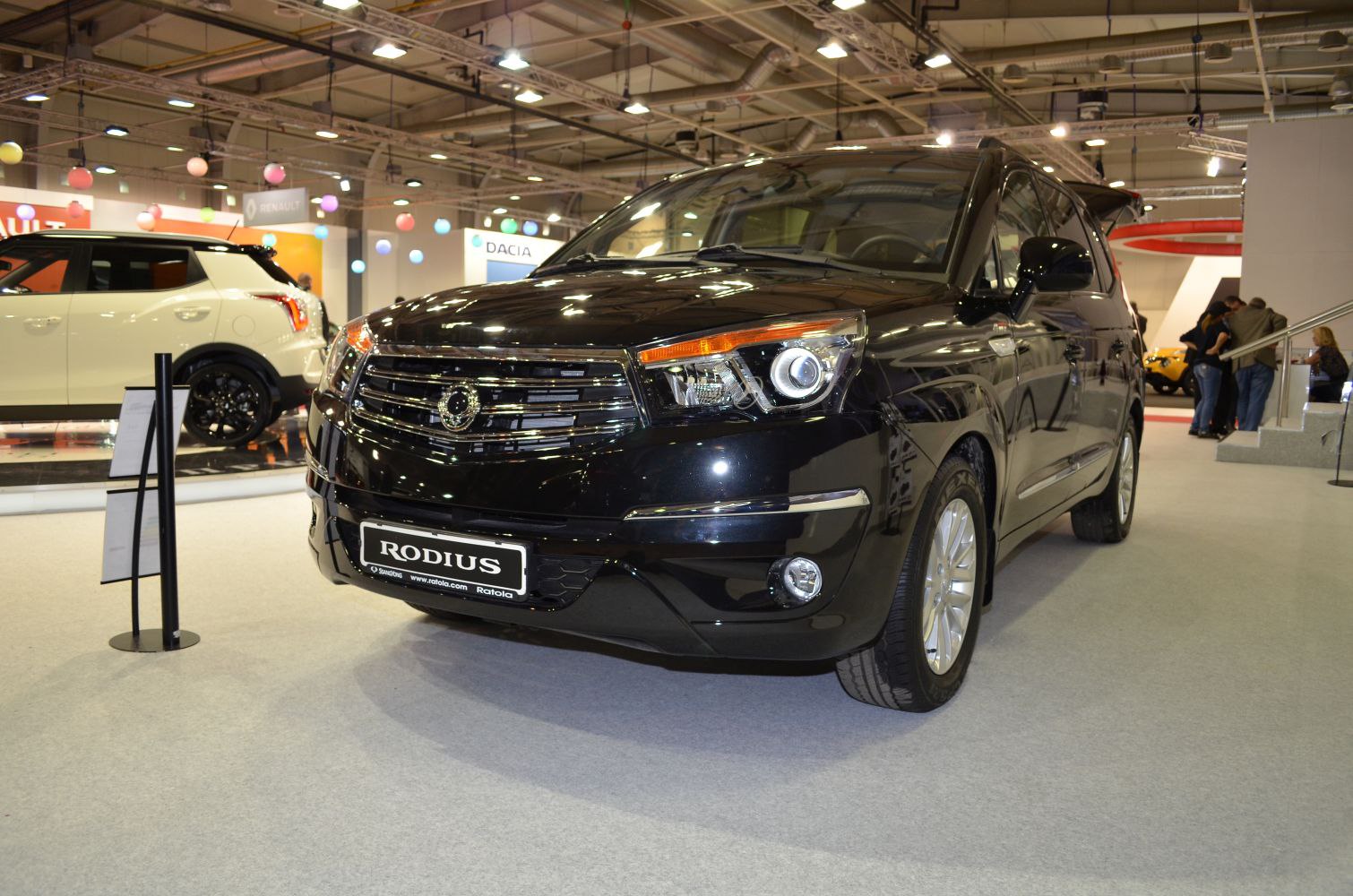 https://totalrenting.es/wp-content/uploads/2022/10/ssangyong-rodius-ii-2013-200-cdi-155-cv-4wd-automatic-minivan.png