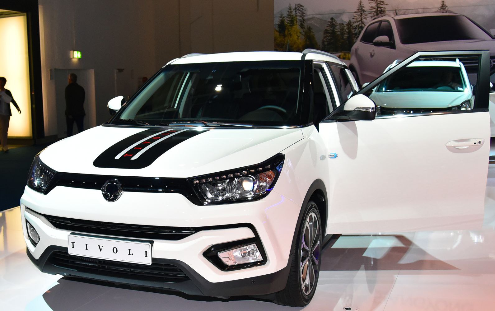 https://totalrenting.es/wp-content/uploads/2022/10/ssangyong-tivoli-xlv-2016-1-6-128-cv-automatic-suv-crossover.png