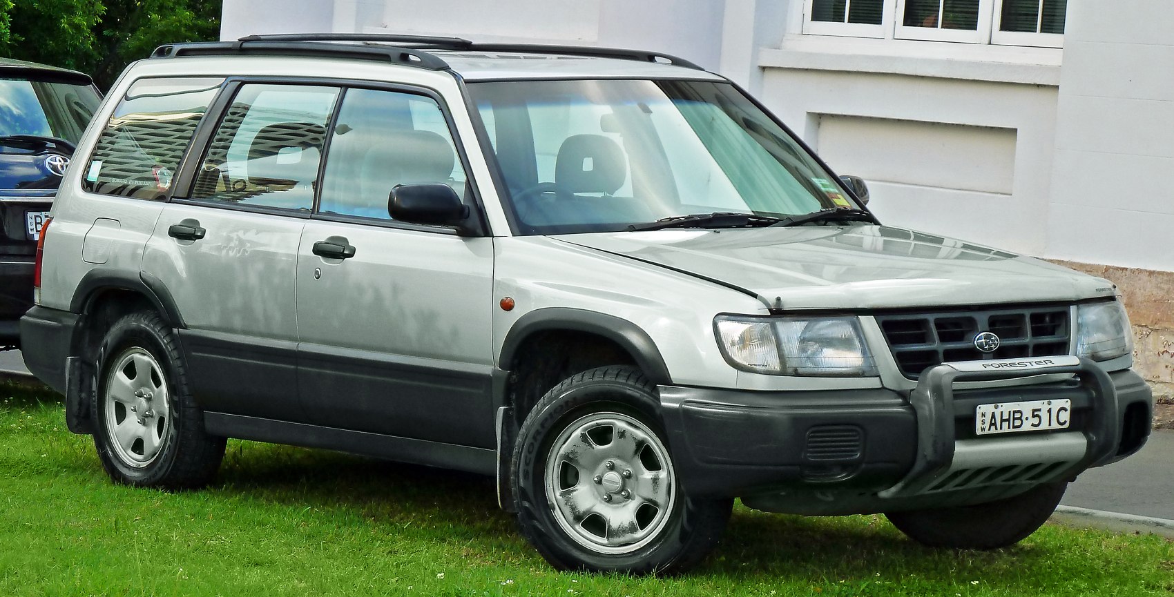 https://totalrenting.es/wp-content/uploads/2022/10/subaru-forester-i-1998-2-0-122-cv-crossover.png