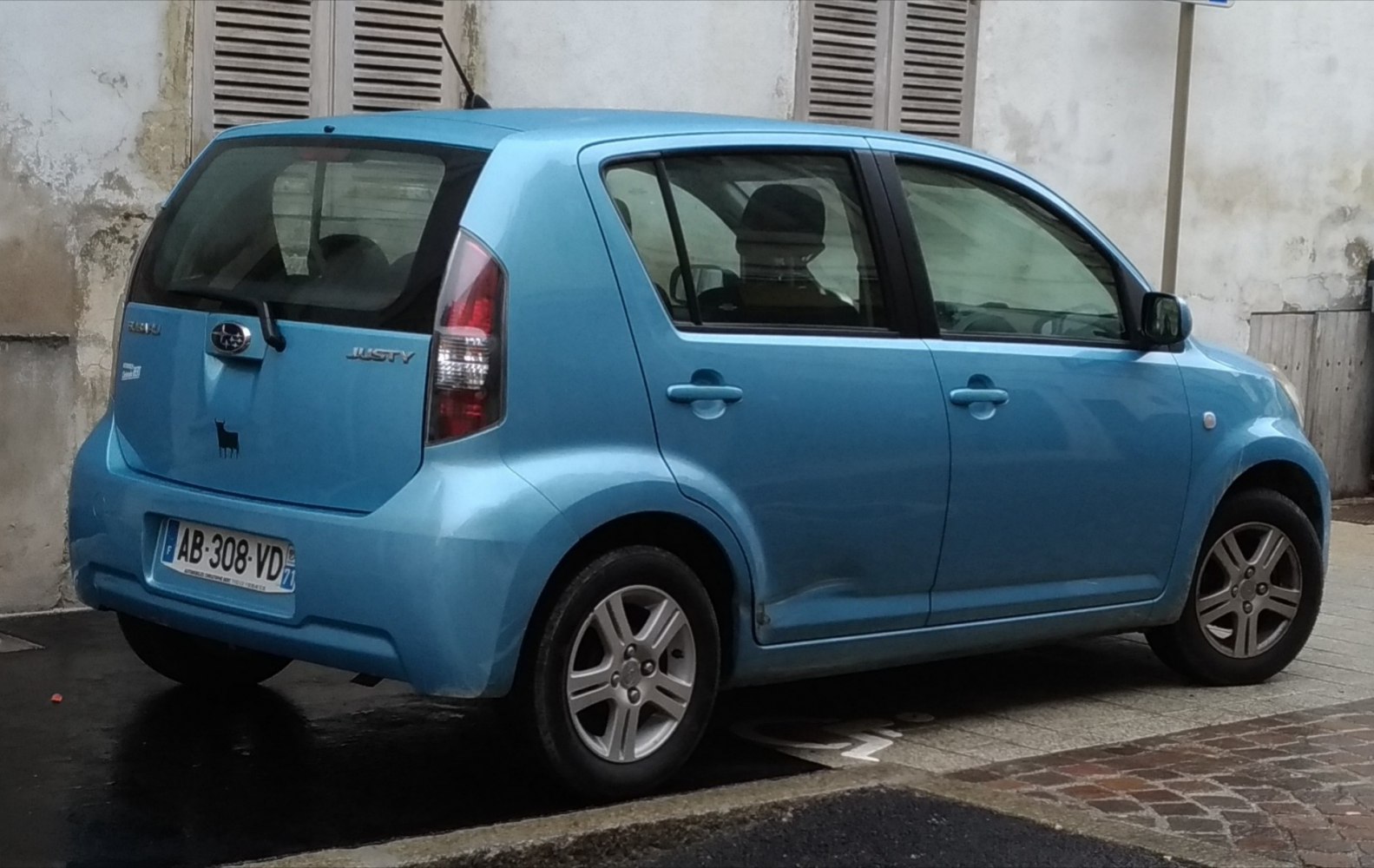https://totalrenting.es/wp-content/uploads/2022/10/subaru-justy-iv-2011-1-0i-70-cv-hatchback-1.png