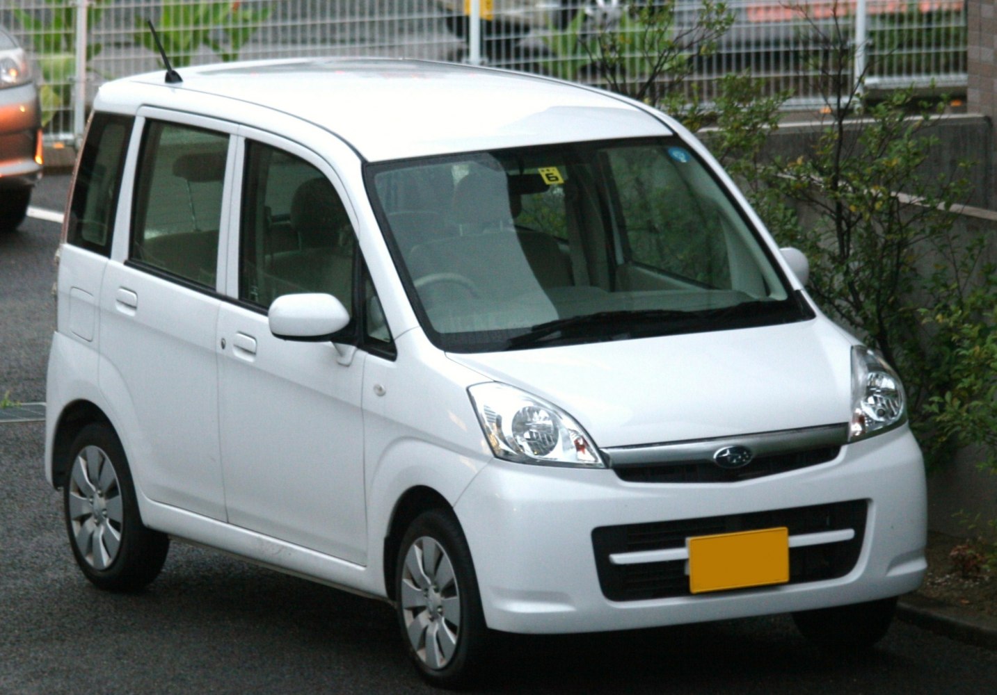 https://totalrenting.es/wp-content/uploads/2022/10/subaru-stella-2006-0-7-64-cv-custom-rs-ranchera.png