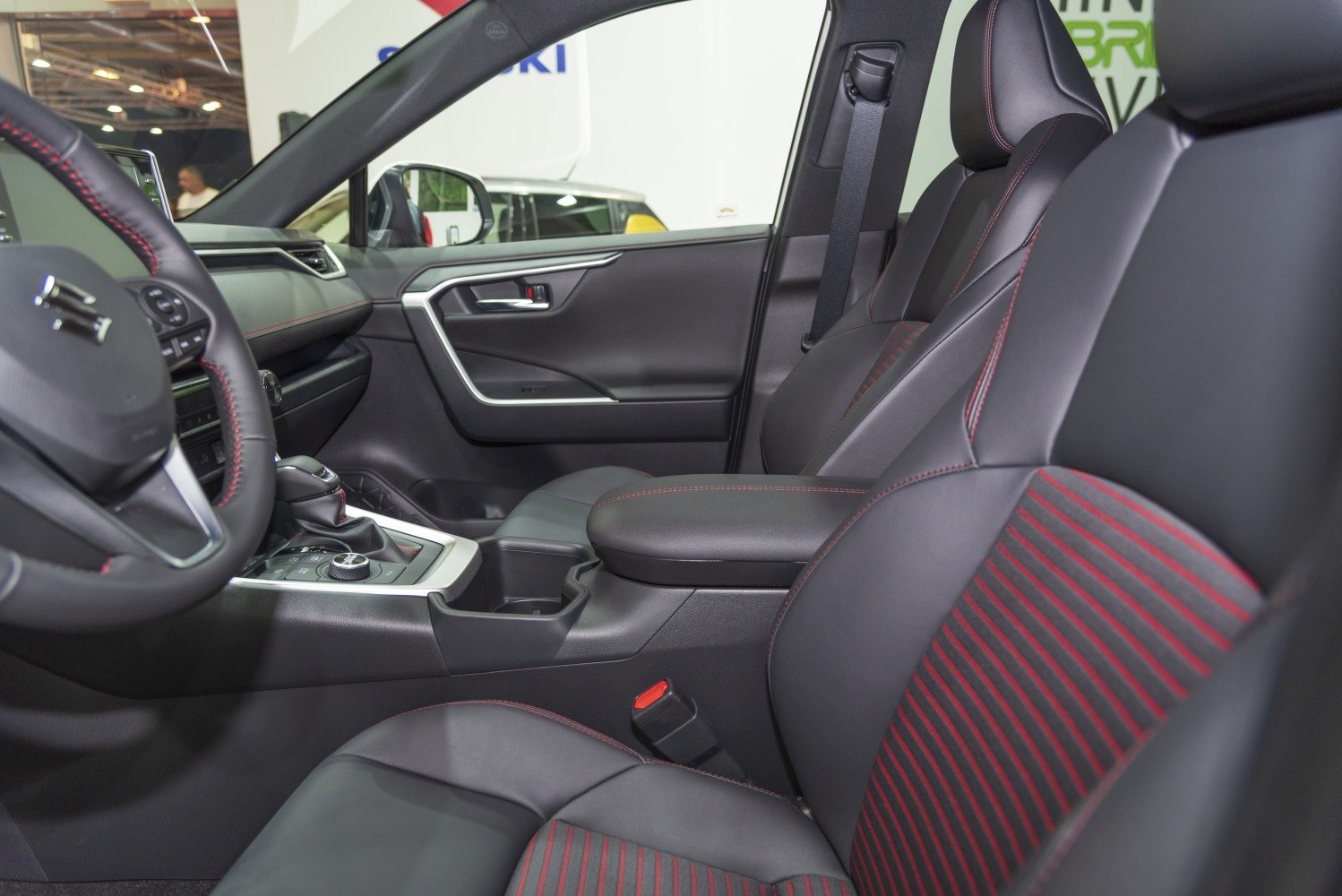 https://totalrenting.es/wp-content/uploads/2022/10/suzuki-across-2021-2-5-306-cv-plug-in-hybrid-e-four-e-cvt-suv-18.png