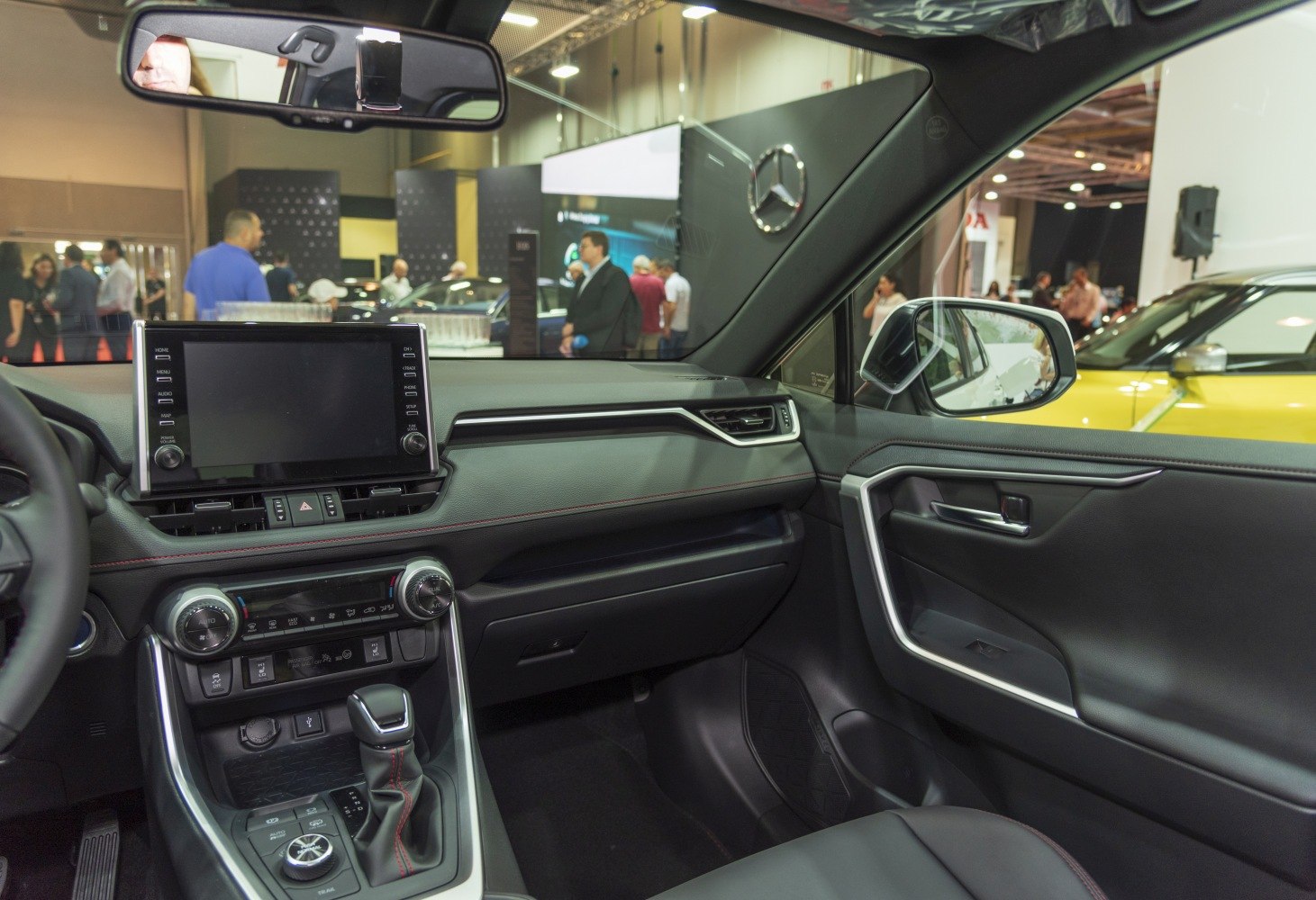 https://totalrenting.es/wp-content/uploads/2022/10/suzuki-across-2021-2-5-306-cv-plug-in-hybrid-e-four-e-cvt-suv-19.png
