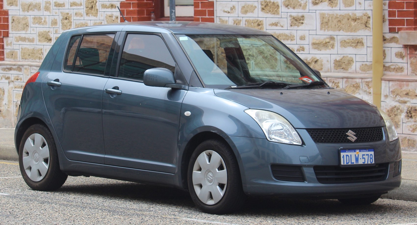 https://totalrenting.es/wp-content/uploads/2022/10/suzuki-swift-iv-2005-1-3-ddis-70-cv-hatchback.png